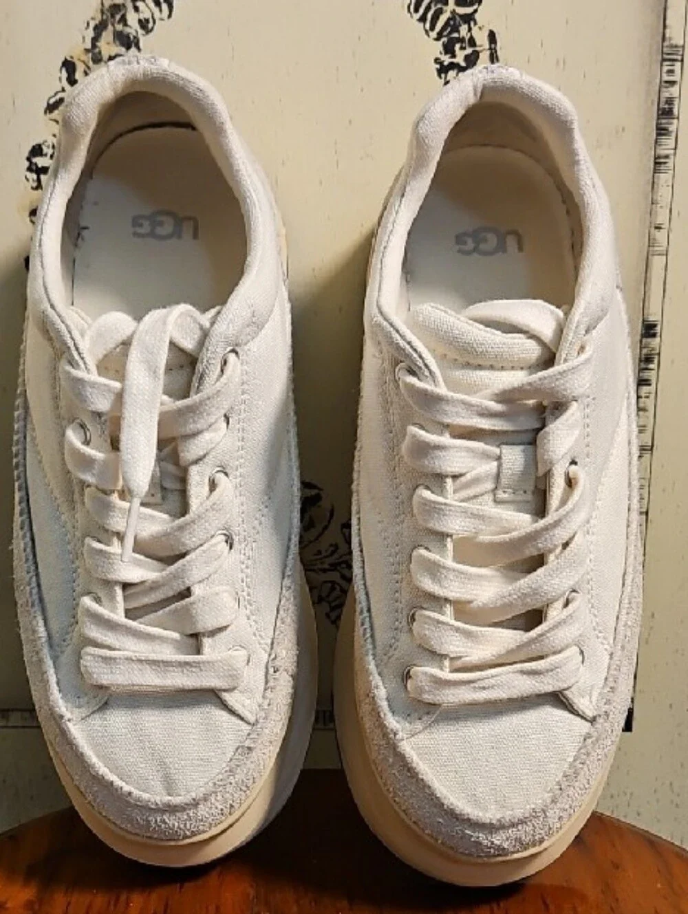 UGG CHUNKY WOMEN'S MARIN LACE PLATFORM SNEAKERS 8 1/2